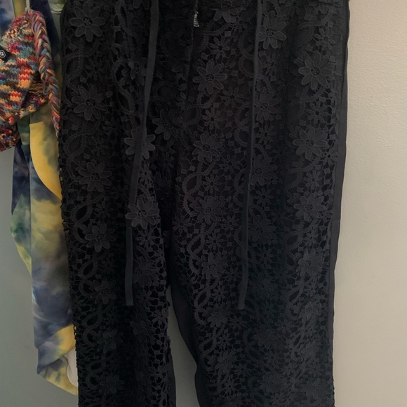 French Connection lace capris pants! Cute for summer evening! - Picture 5 of 6